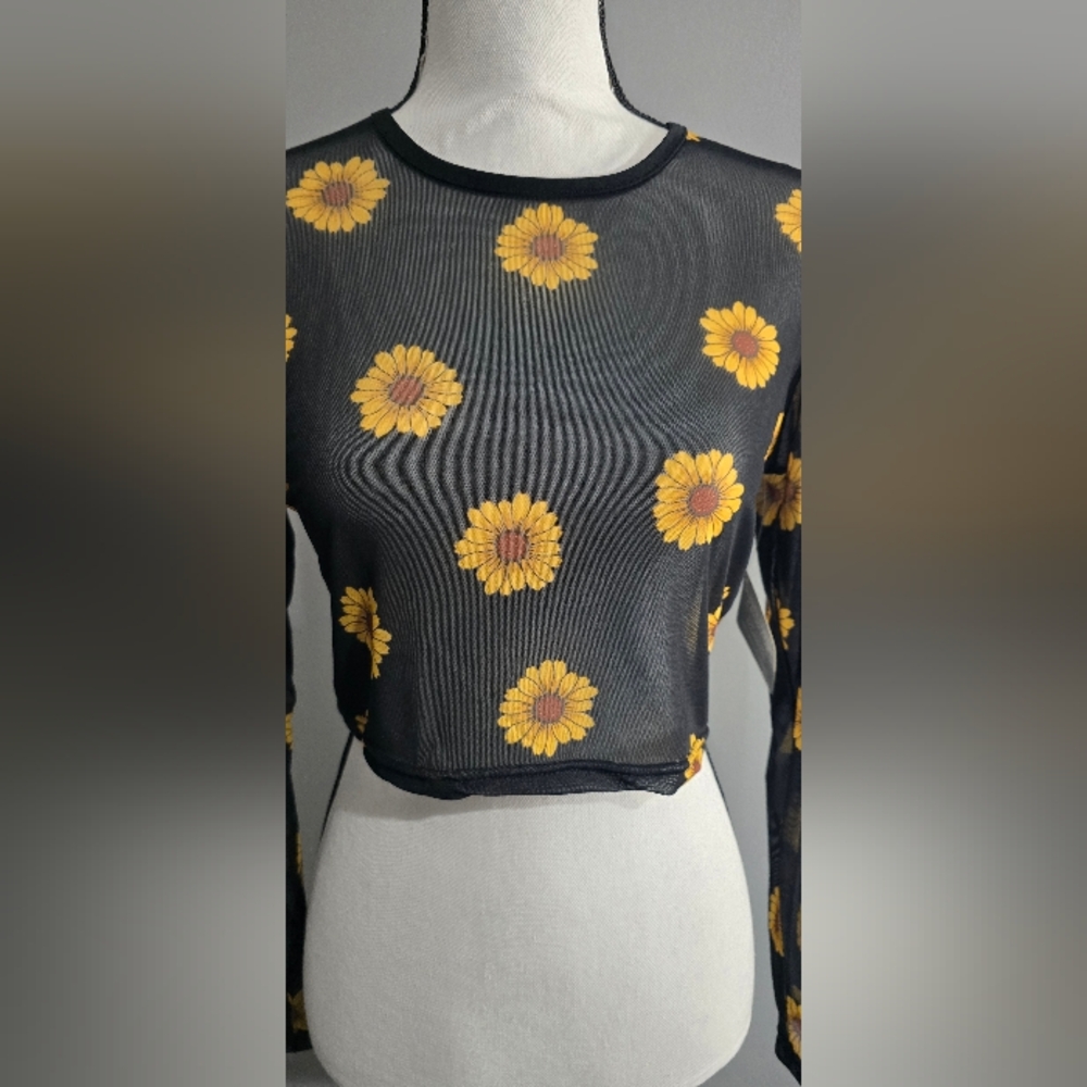 Crop top - Picture 2 of 6